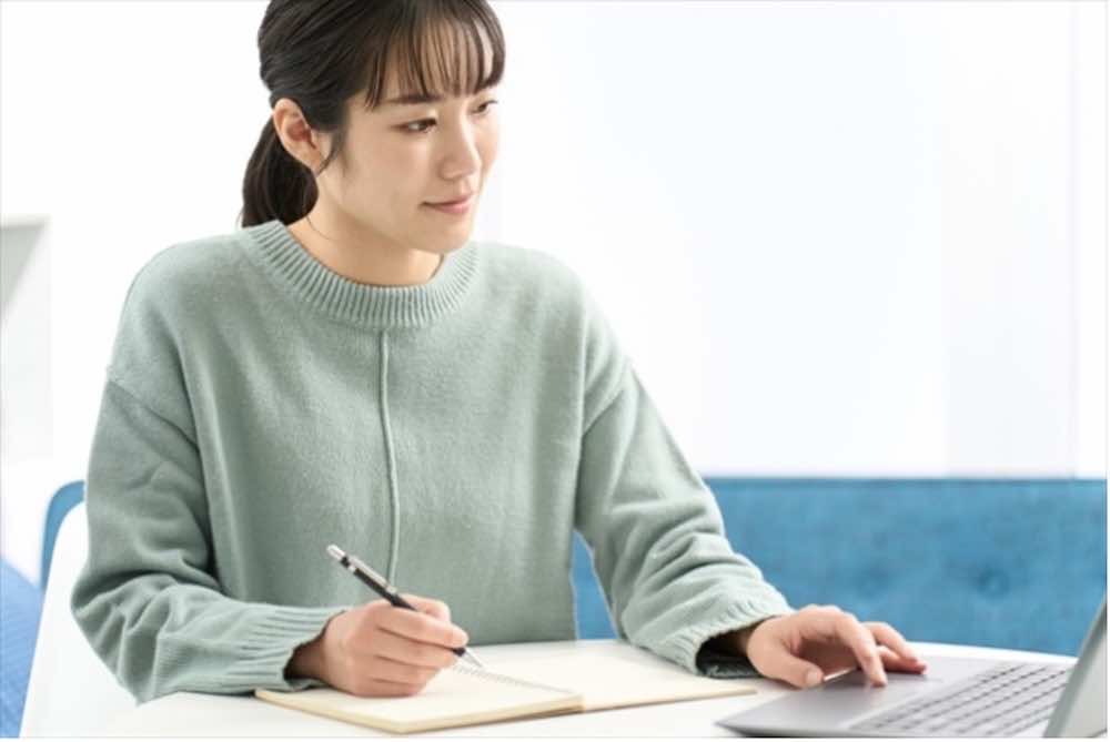 心理カウンセラーの資格は独学で取得可能？独学のメリット・デメリット、勉強方法を紹介